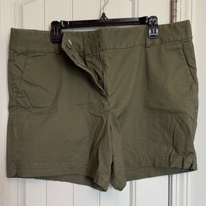 LOFT Olive Cargo Women's Shorts